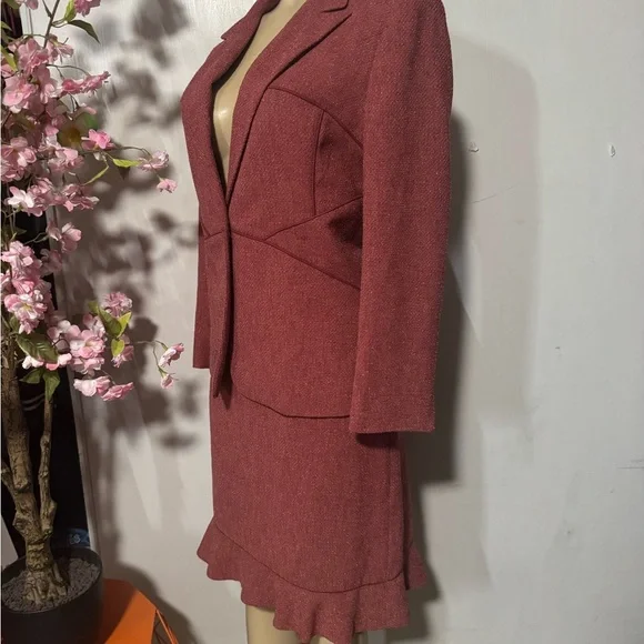 Kasper Women's Red Blazer and Skirt Set - Picture 5 of 9